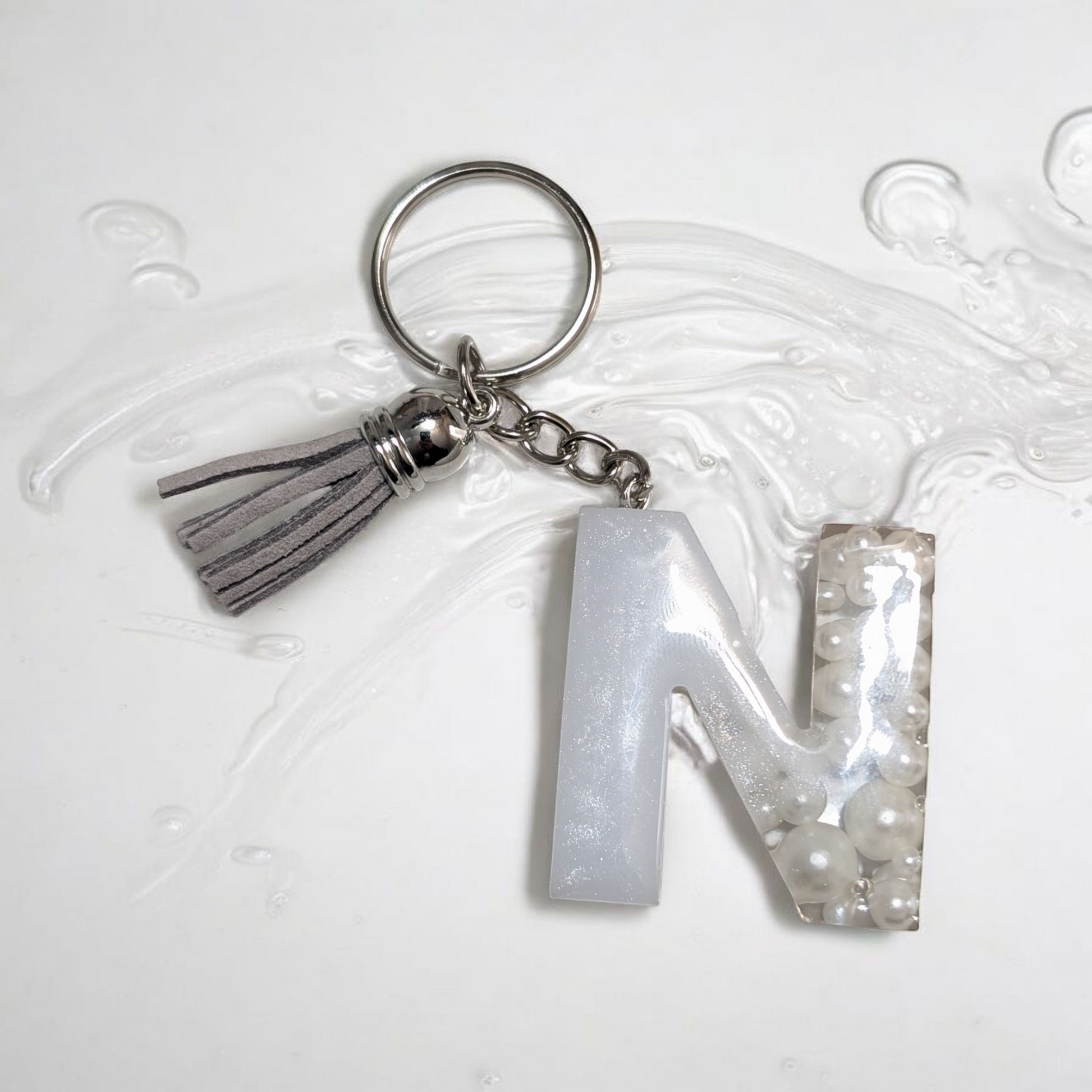 Porte-clés lettre perles blanches
